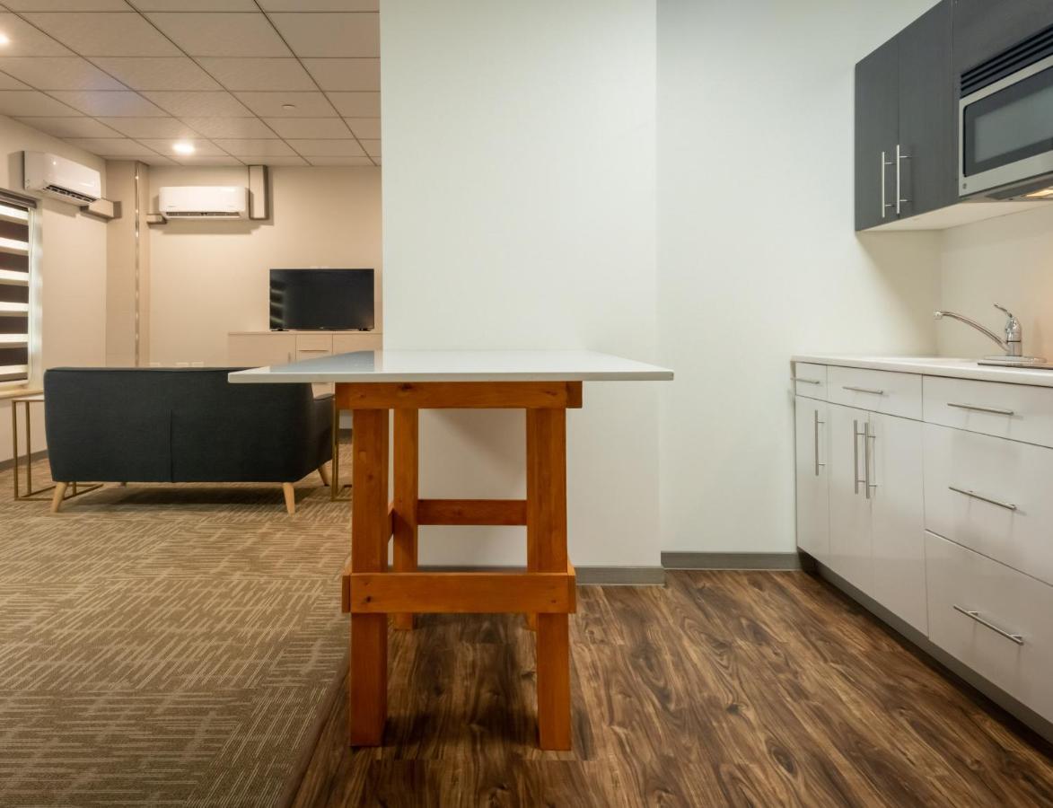 Quality Inn Sunshine Suites Terrace Luaran gambar