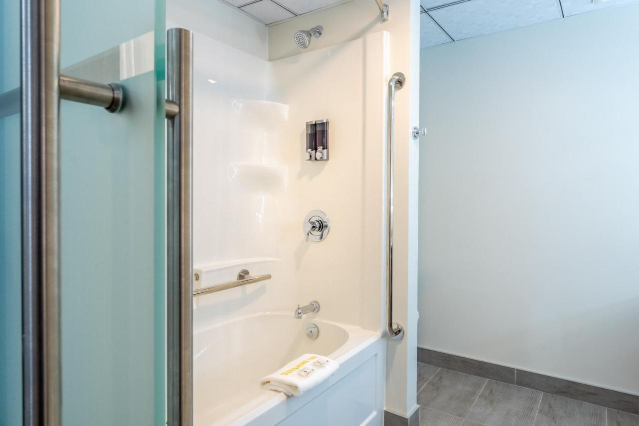 Quality Inn Sunshine Suites Terrace Luaran gambar