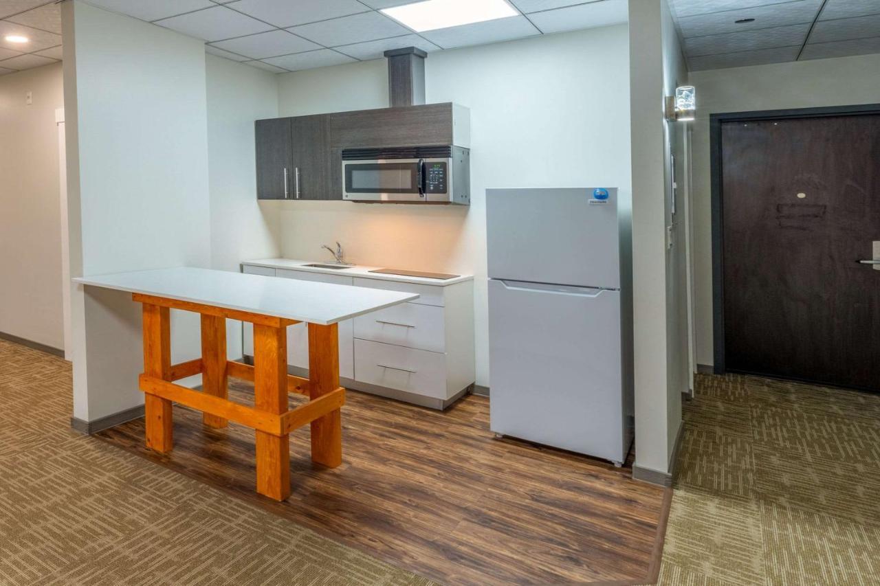 Quality Inn Sunshine Suites Terrace Luaran gambar