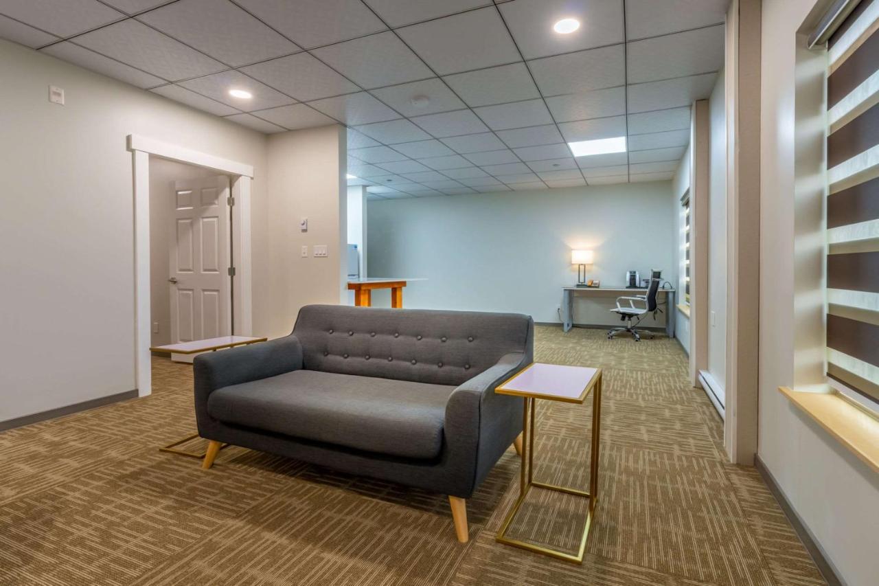 Quality Inn Sunshine Suites Terrace Luaran gambar